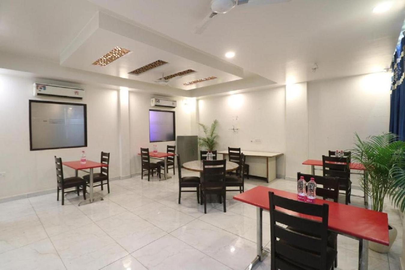 Hotel Skywood At Airport New Delhi Exterior foto